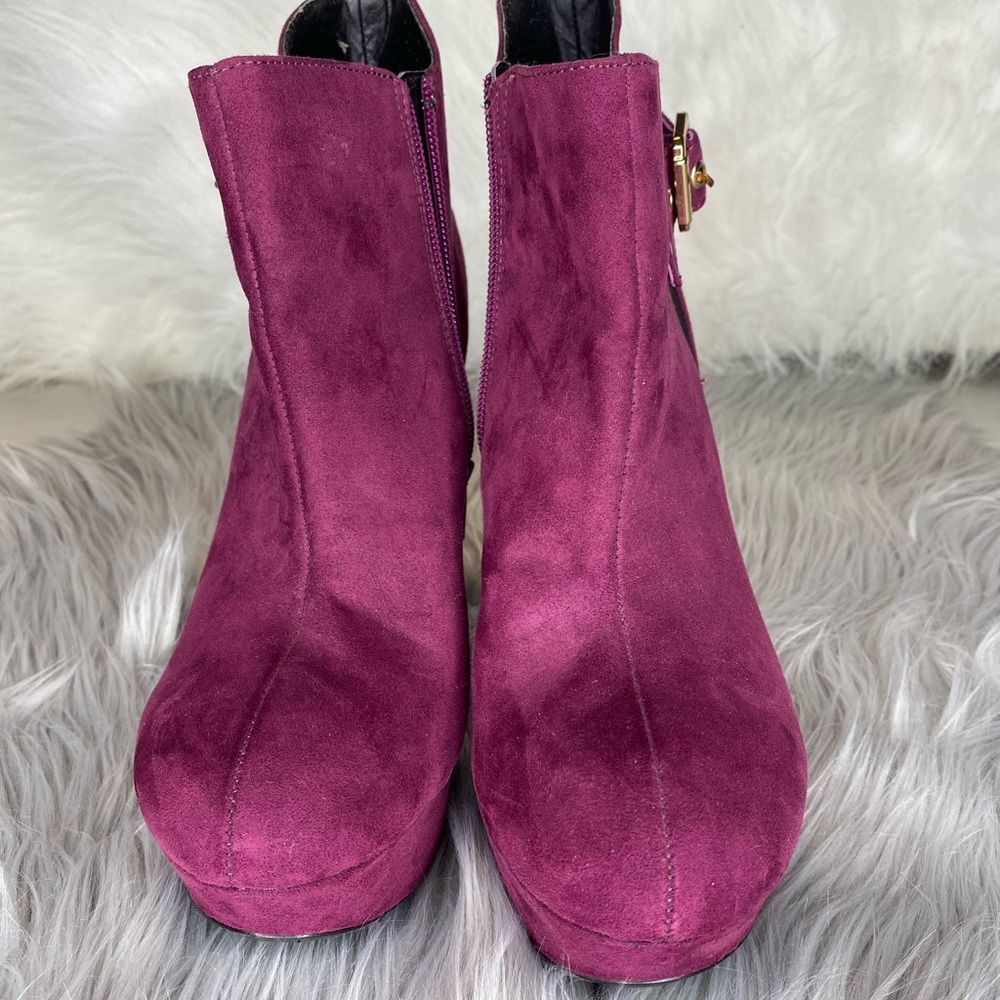 G by Guess purple swede heeled booties - Picture 6 of 6